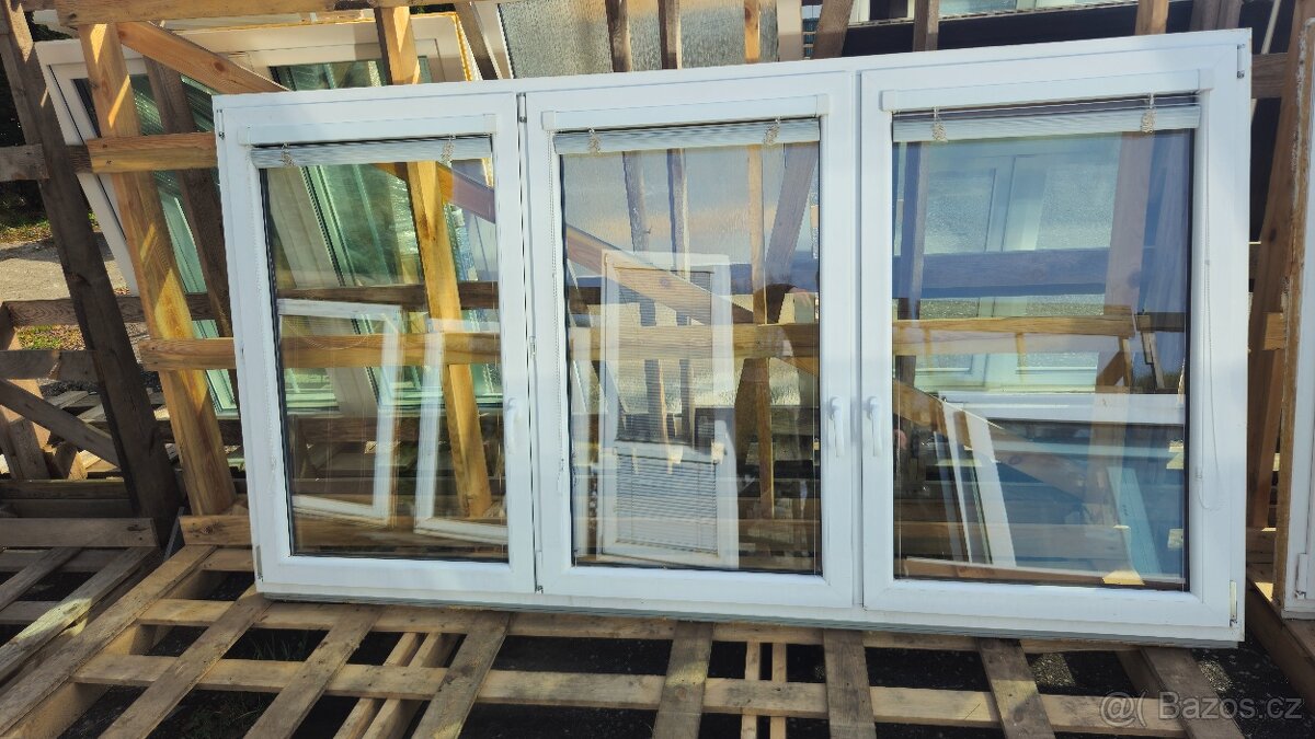 Okno PVC - 2665x1445 mm - STARŠÍ