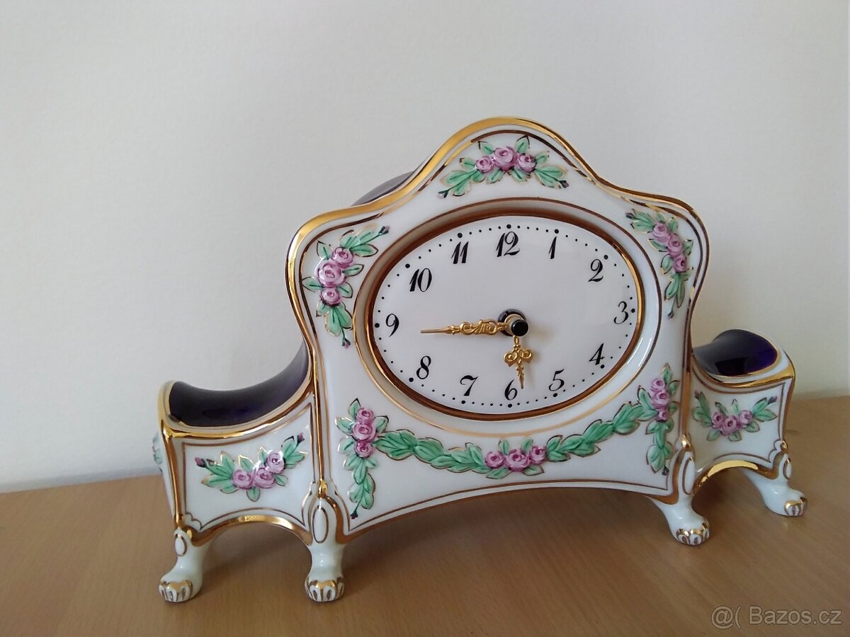Porcelánové hodiny