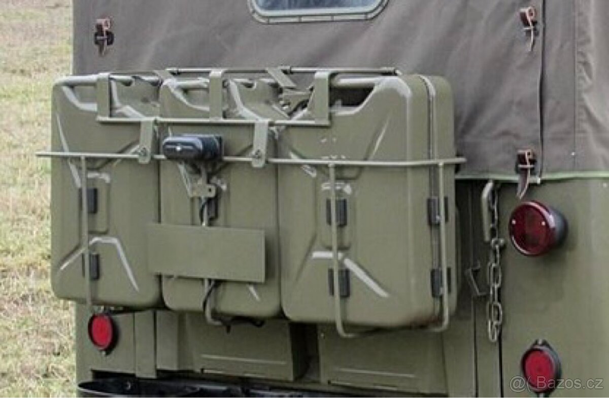 Nosič kanystrů GAZ 69