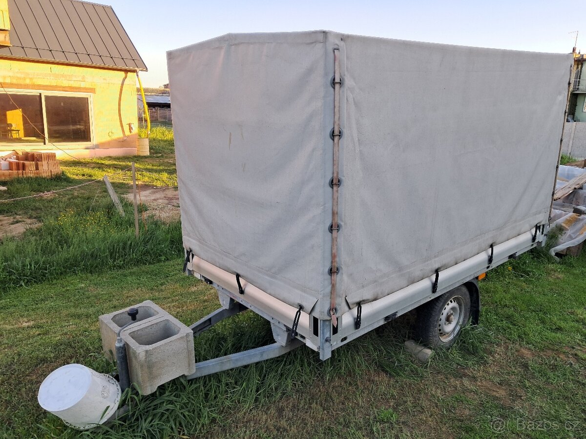 Přívěsný vozík za auto