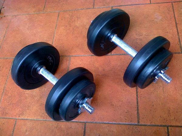 Nakládací činky 2x10kg za 980kč