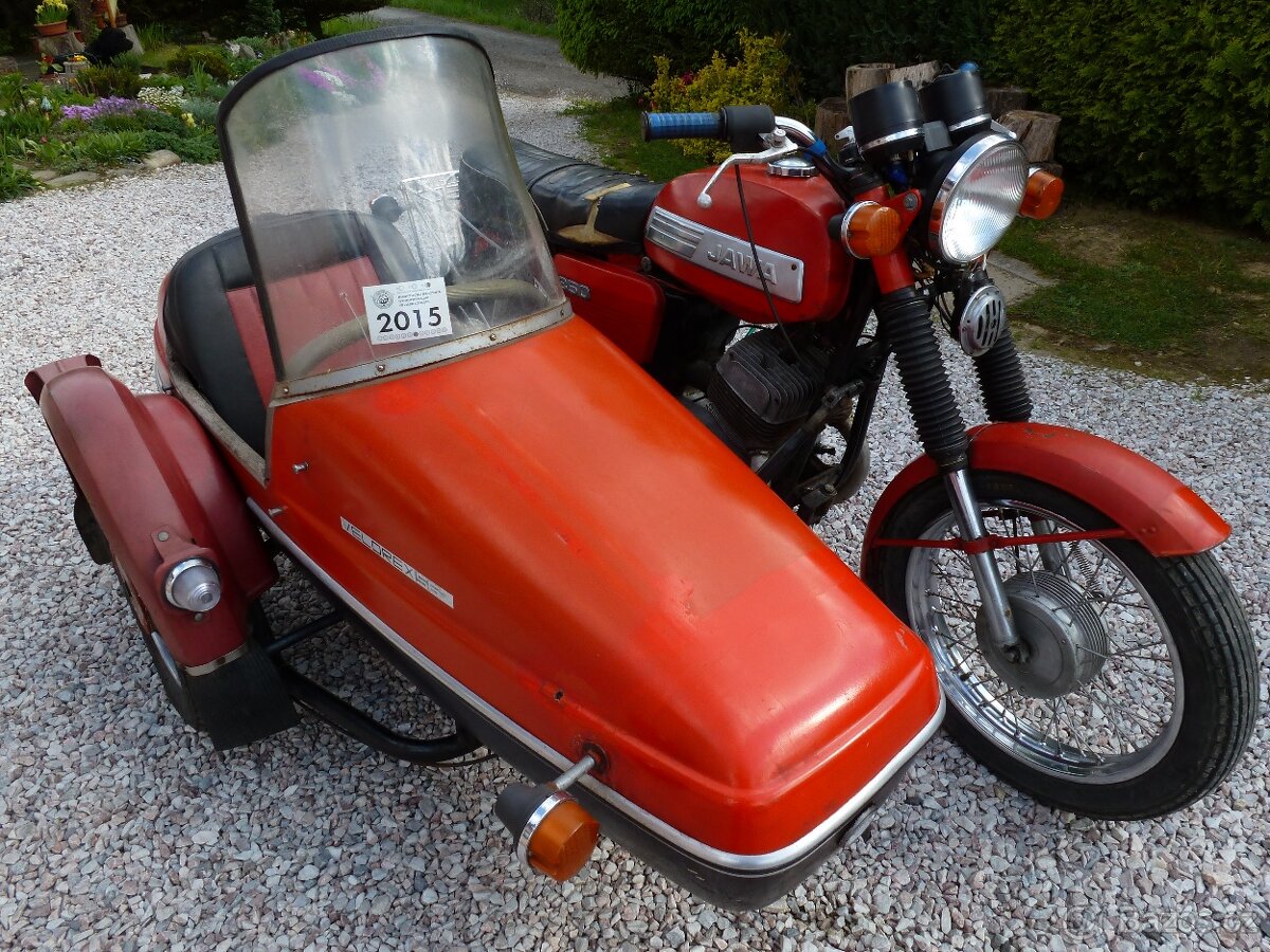 Jawa 350/634 se sidecar Velorex 562