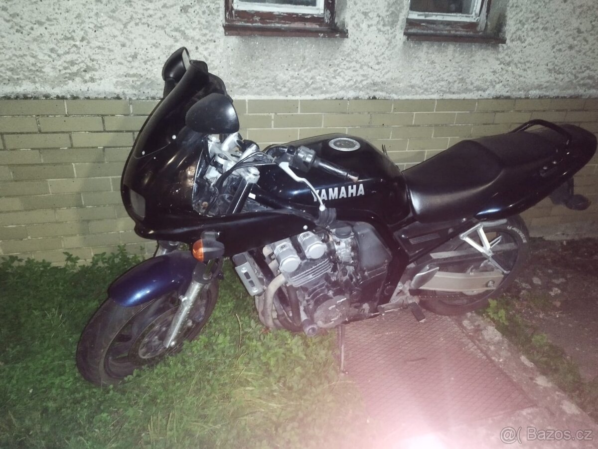 yamaha FZS