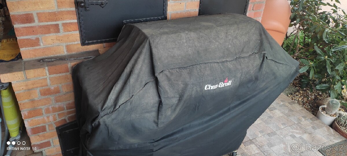 Plynový gril CHAR-BROIL 4400S