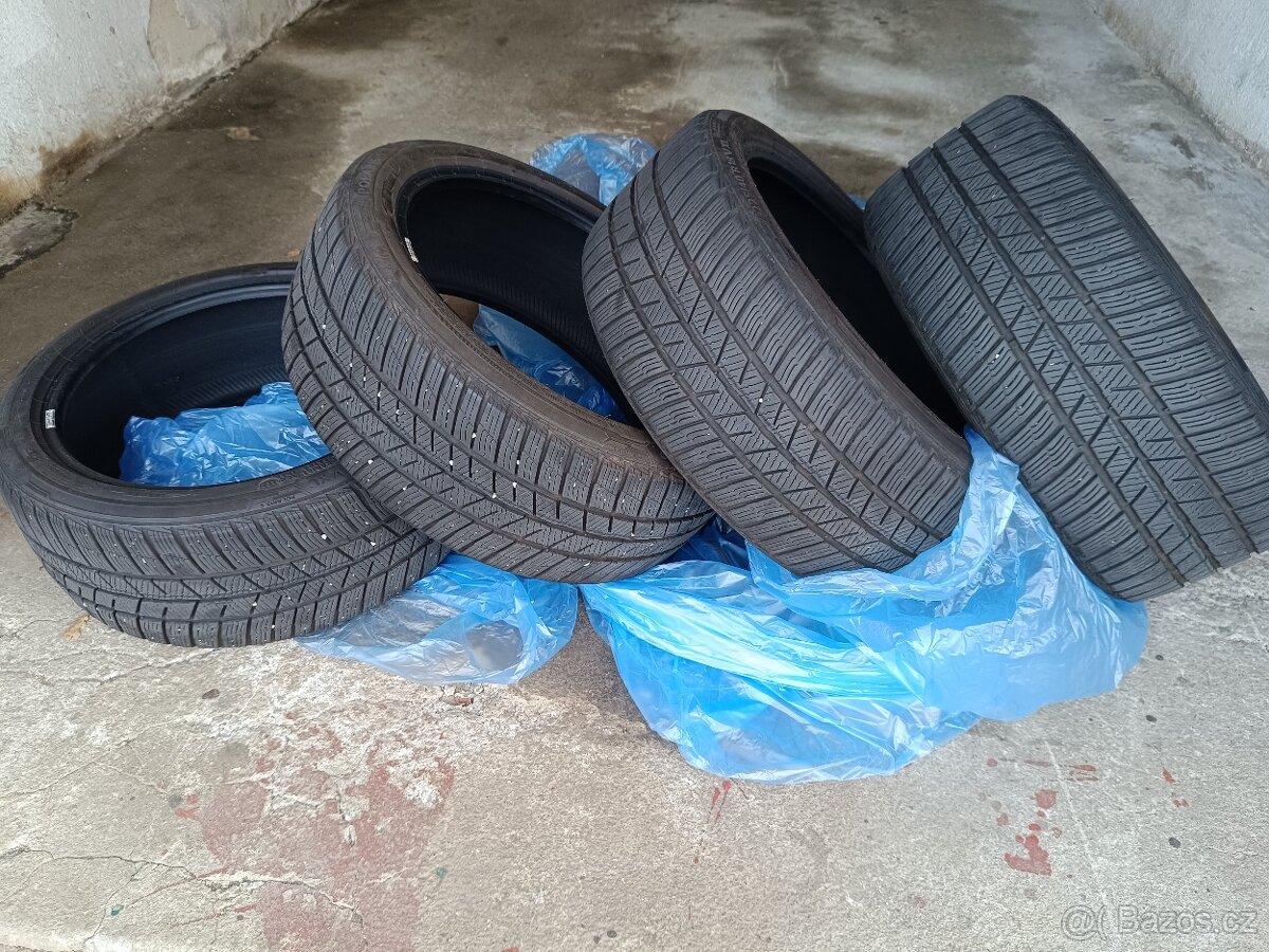 225/40 R18 zimní Barum Polaris 5
