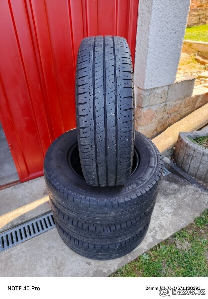 Pneu Michelin 215/70/15C letní