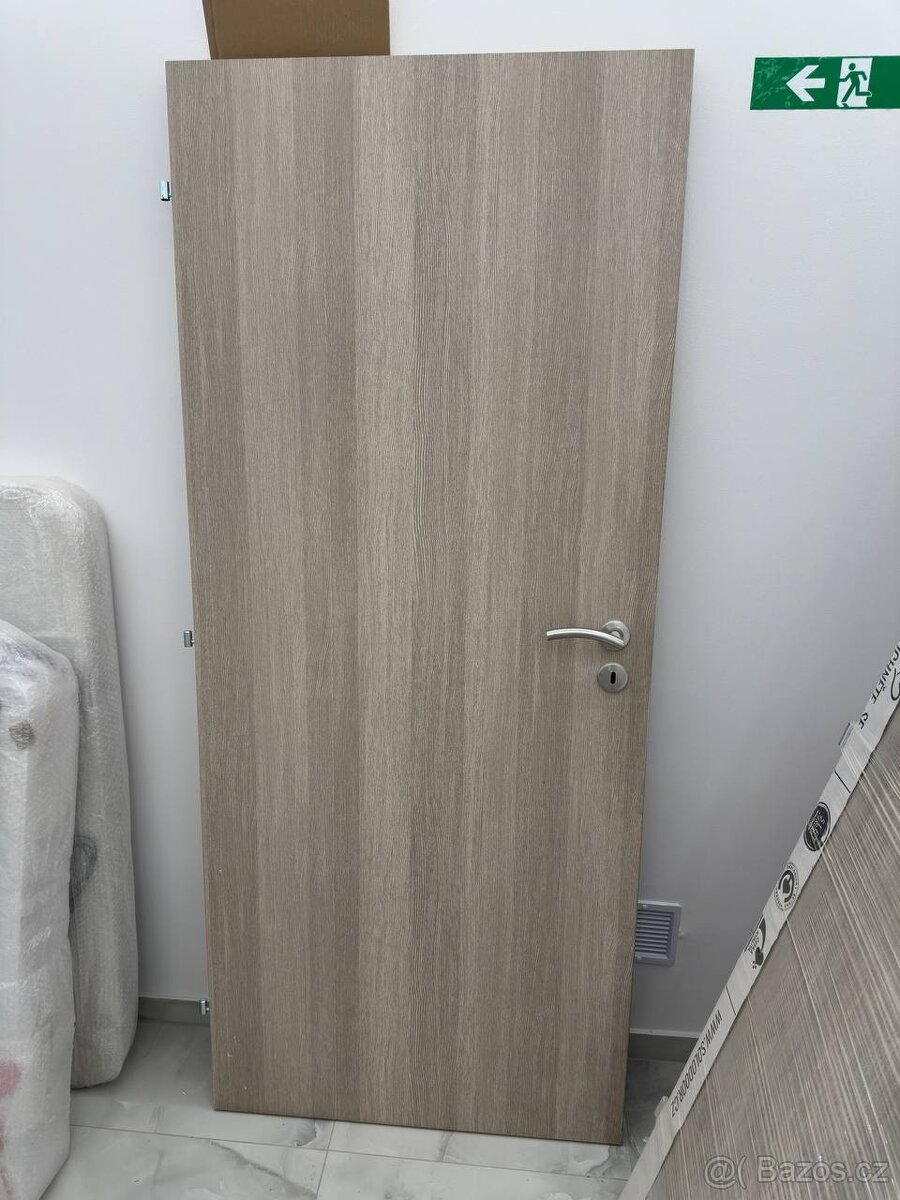 Prodám nové dveře 197,5×80 a 197,5×60 – originál balení