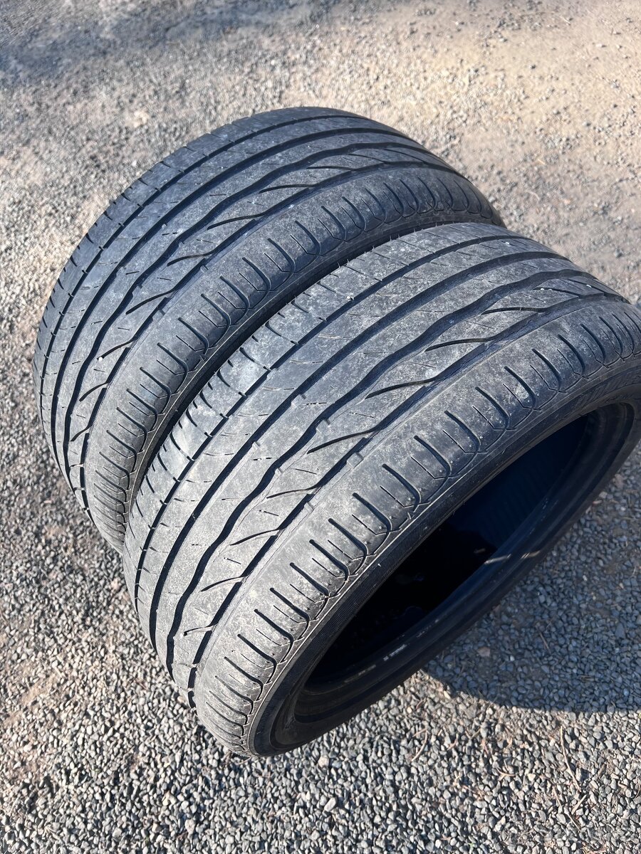 Letní 215/45 R16 Bridgestone 5,5mm