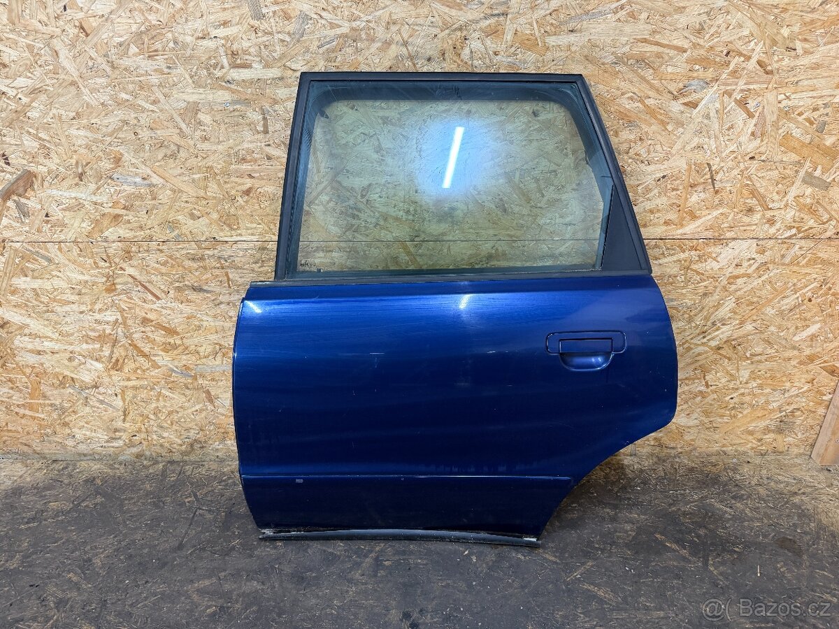 ZADNÍ LEVÉ DVEŘE AUDI A4 B5 KOMBI