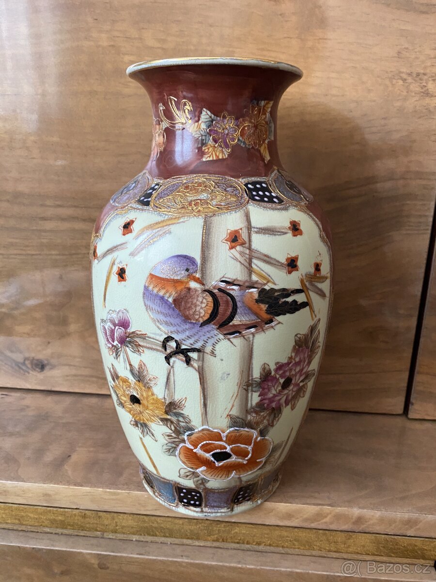 Starožitná porcelánová čínská váza