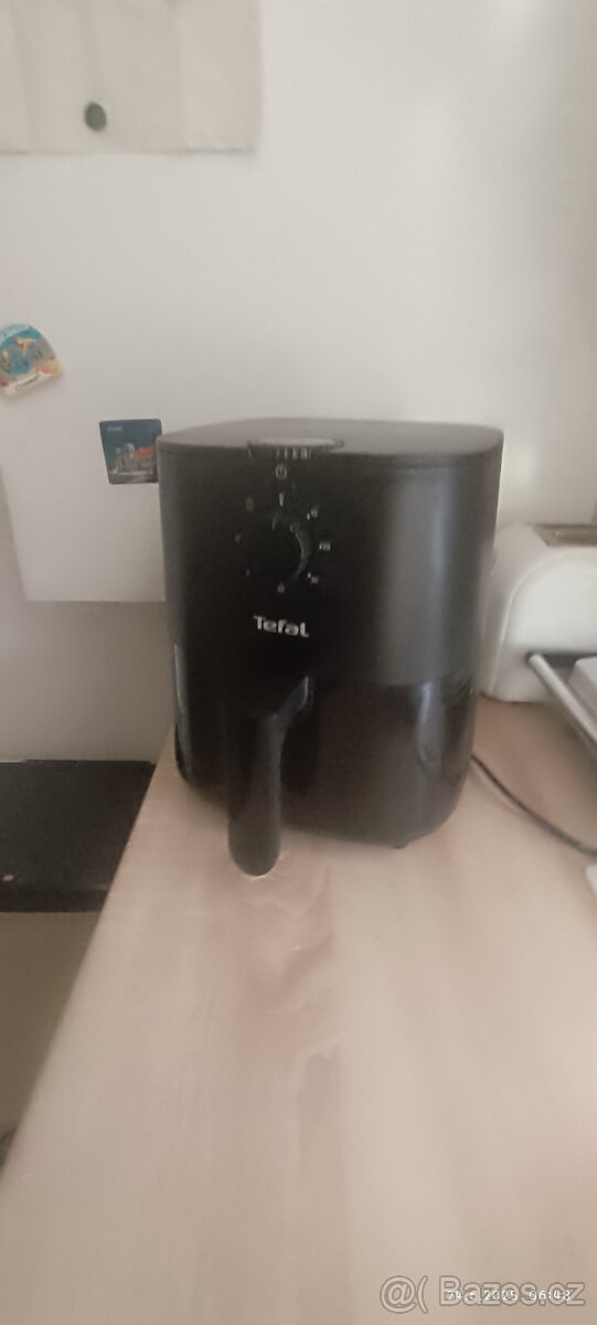 Fritéza horkovzdušná Tefal EY130815 Easy Fry Essential černá
