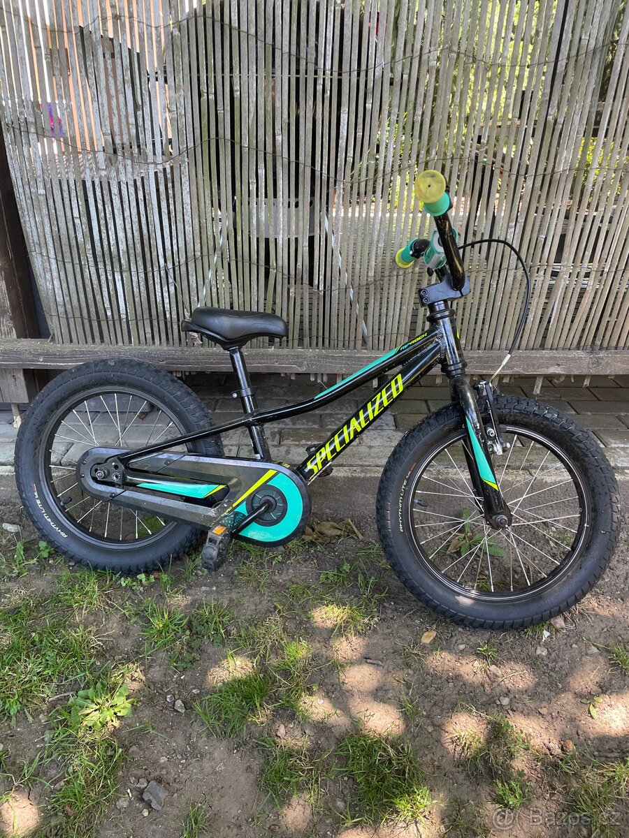 Dětské kolo “16” Specialized + helma