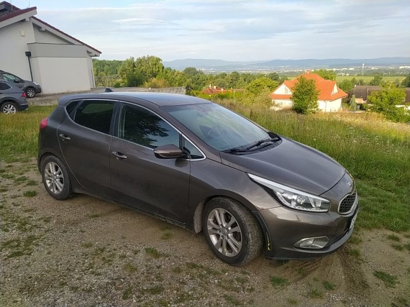 Kia ceed 1,6 benzín