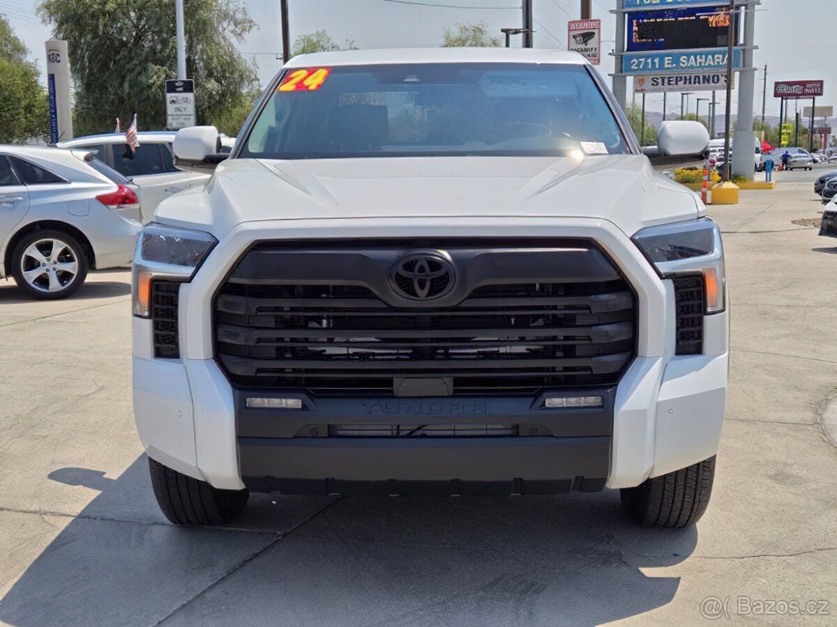 2024 Toyota Tundra SR5 3.4L V6 4WD