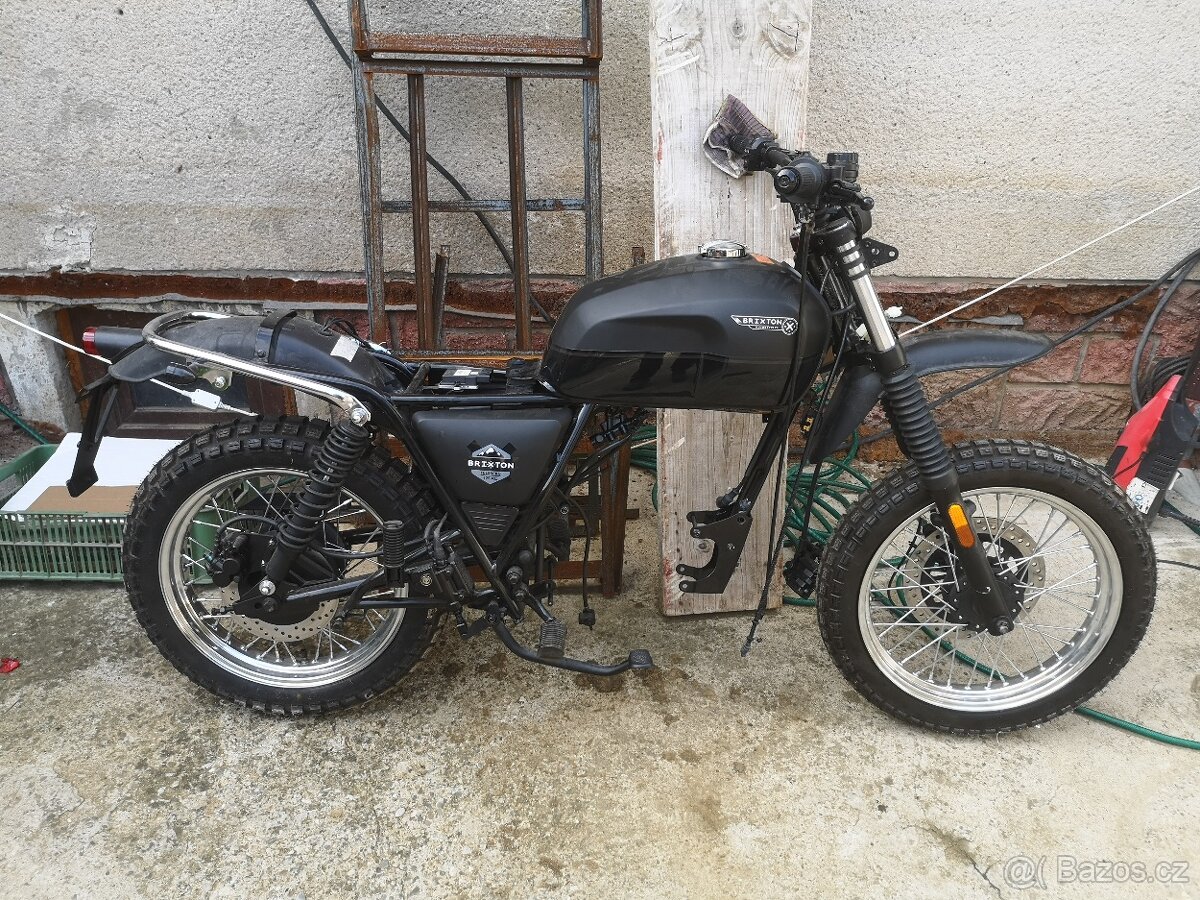 Brixton 125ccm Enduro, zbylé díly (viz foto).