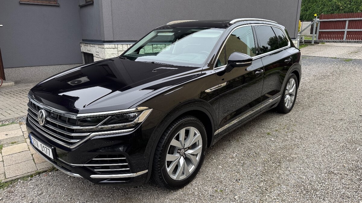 Vw Touareg Elegance 3.0 TDI 210kw webasto,vzduch,masaž