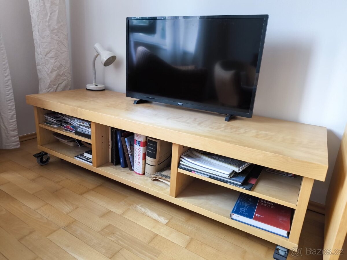 stolek pod Tv