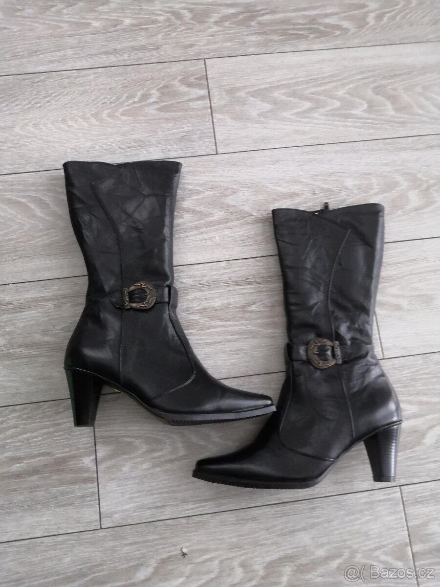 Kožené kozačky vel.35,5 -36 kožené