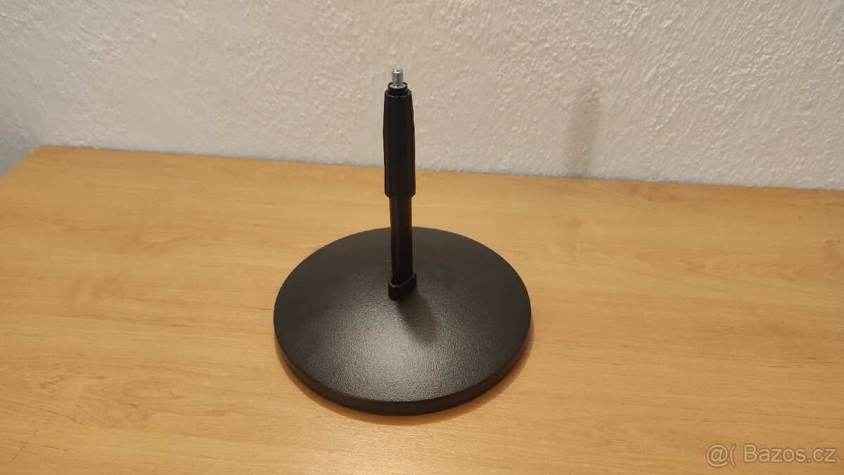 Litinový stojan na mikrofon značky K&M