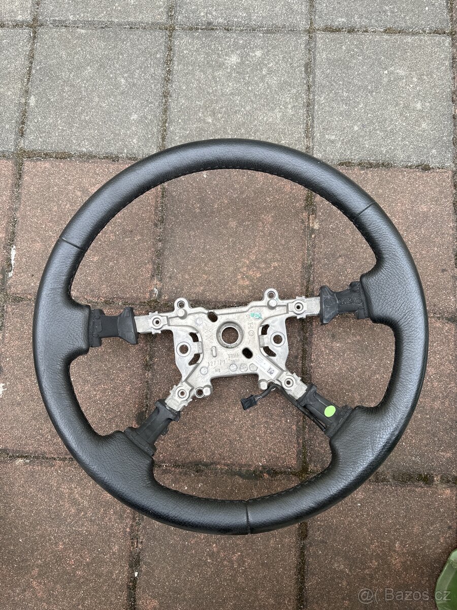 Land Rover Defender - Volant TRW Rover 40cm