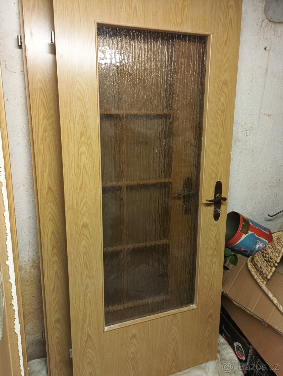 9xKompletní vnitřní dveře + zárubně