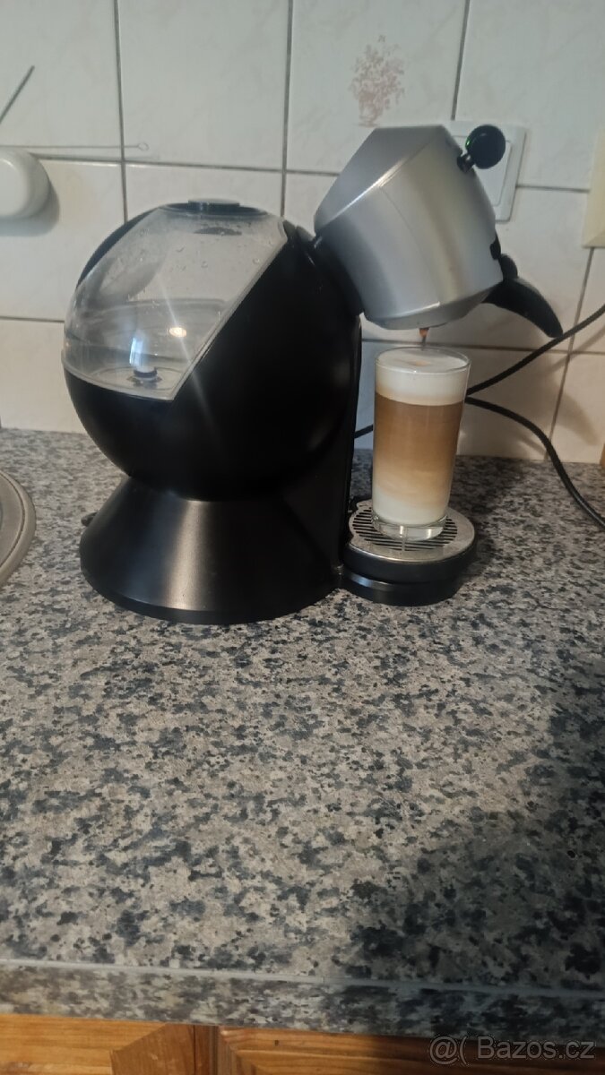 Prodám kávovar na kapsle KRUPS DOLCE GUSTO