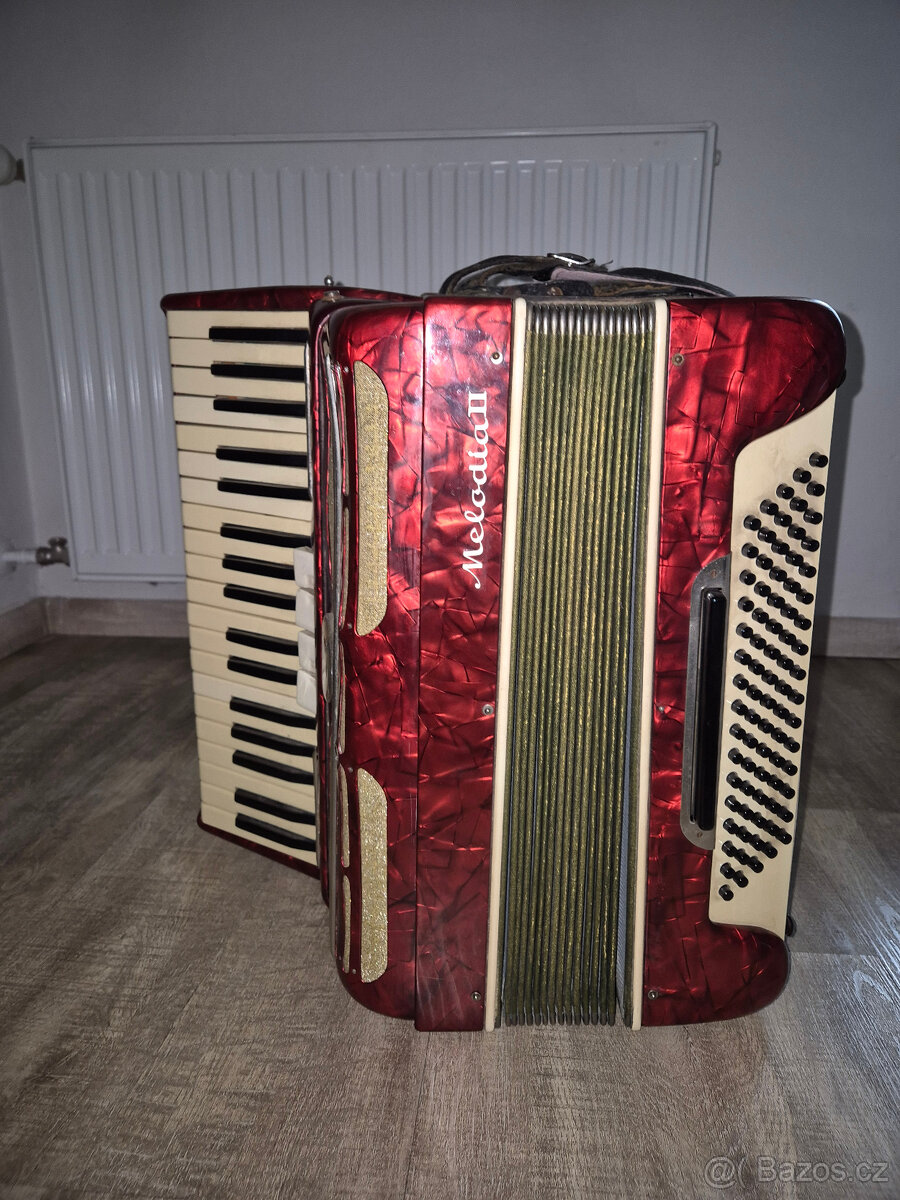Prodám akordeon Lignatone Melodia II