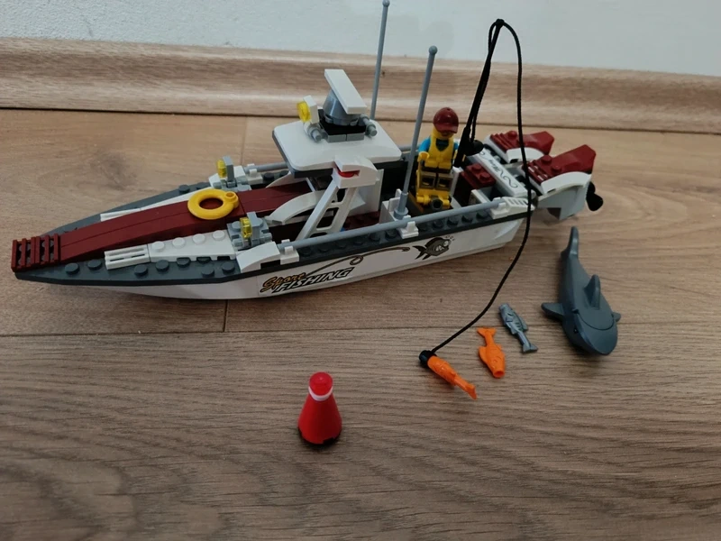 LEGO City 60147 Rybářská loďka