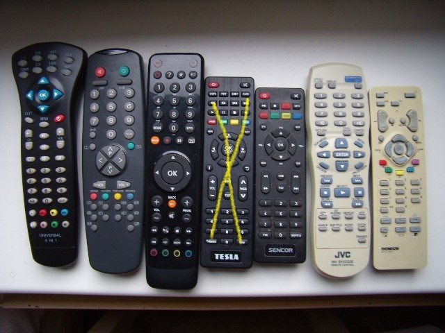 Prodám DÁLKOVÝ OVLADAČ