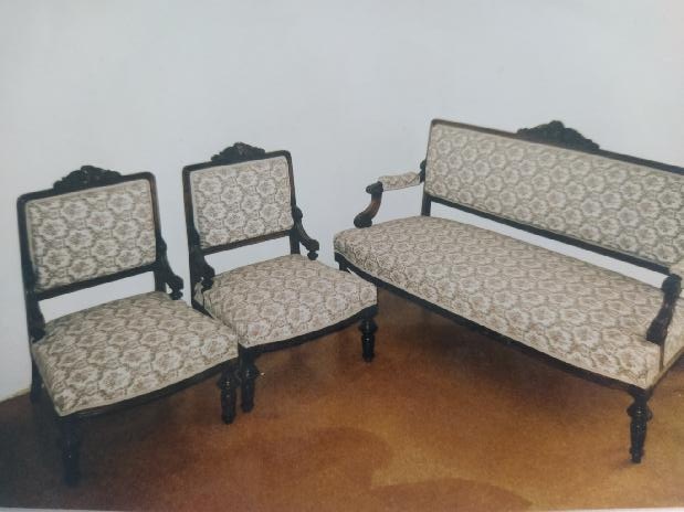 starožitná sedací souprava 3+1+1