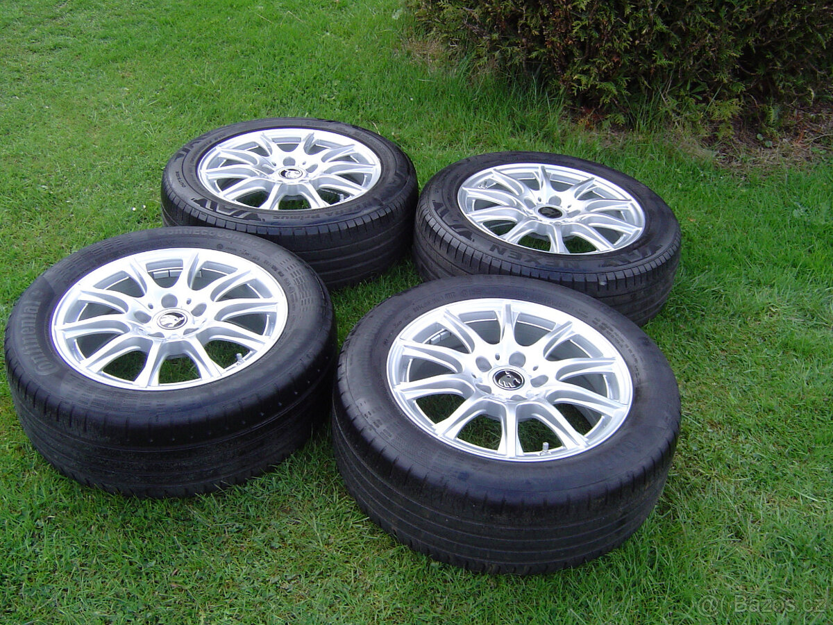 4XLETNÍ HLINÍKOVÁ KOLA ŠKODA OCTAVIA III,II 205/55 R16 .TOP