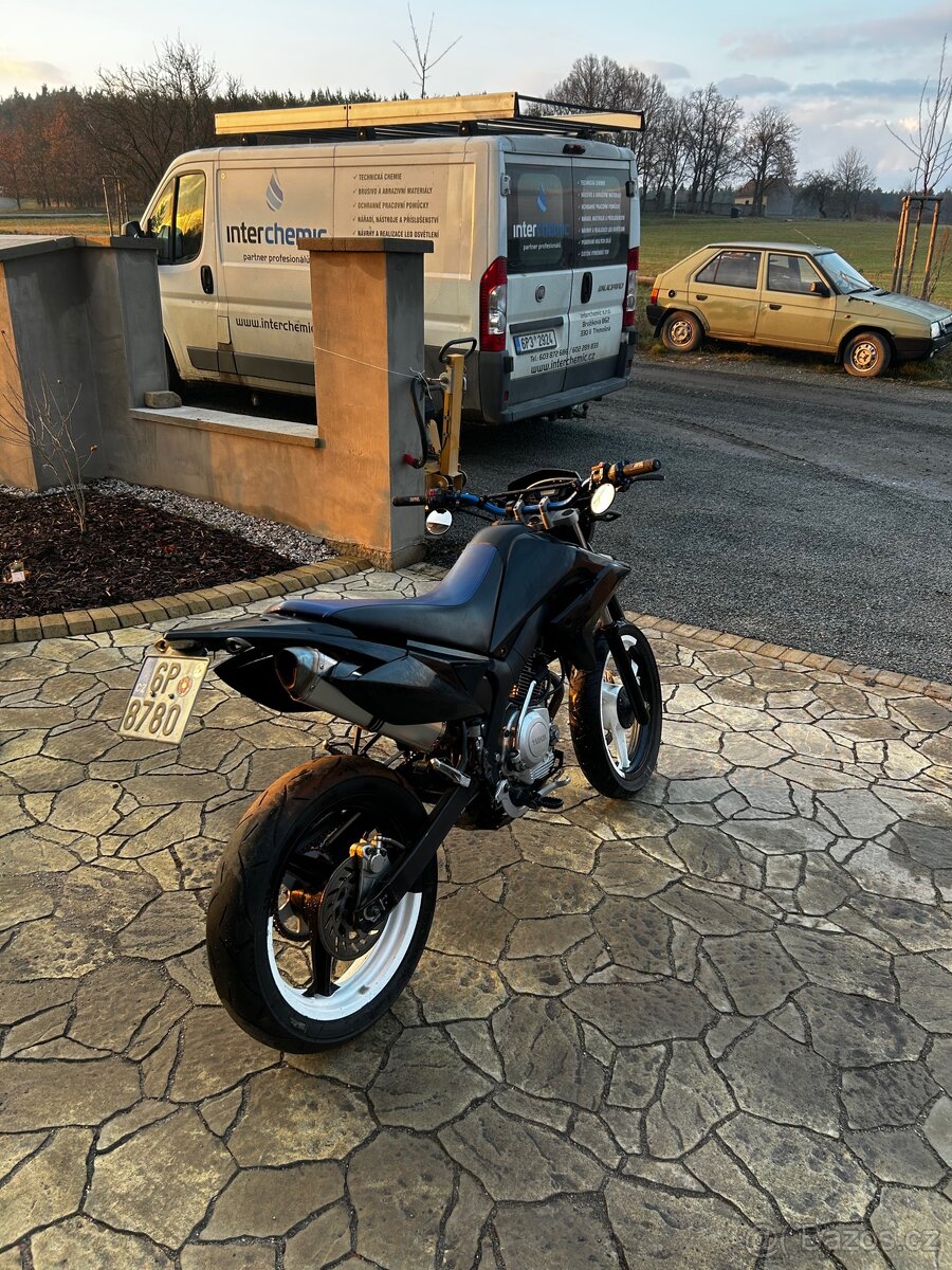 Yamaha XT 125 X/Malaguti X3M Motard