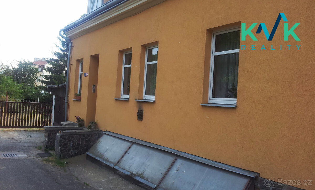 Pronájem bytu 3 + 1, v OV, cihla, 92 m2, ulice Slepá, Karlov