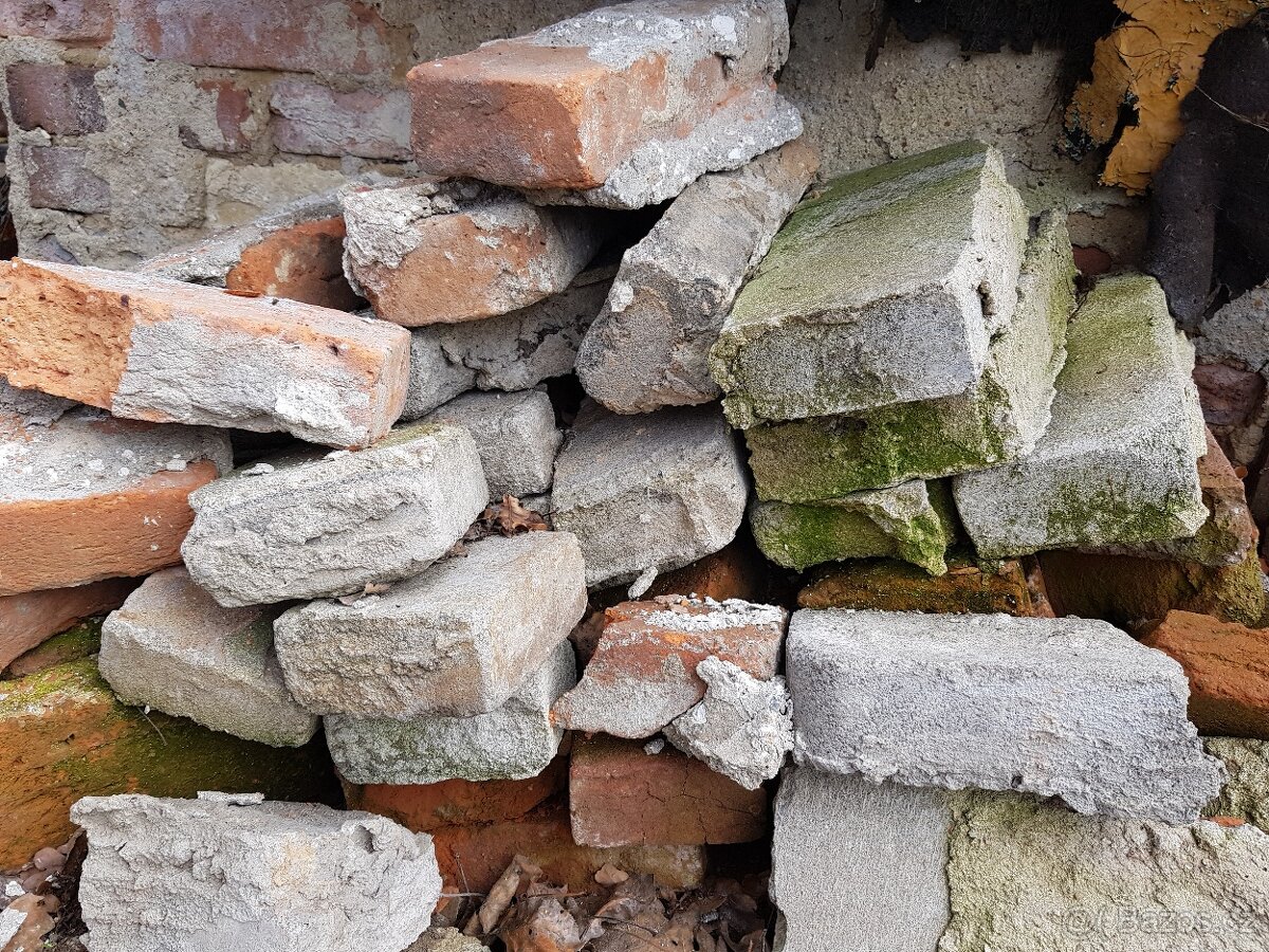 Cihly do betonu , železobetonový sloup
