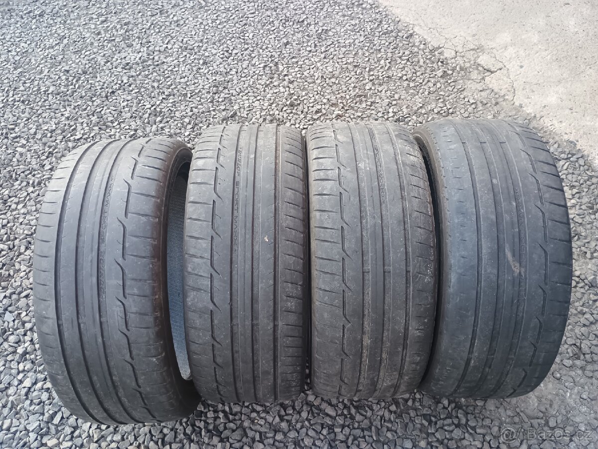 235/40 R19