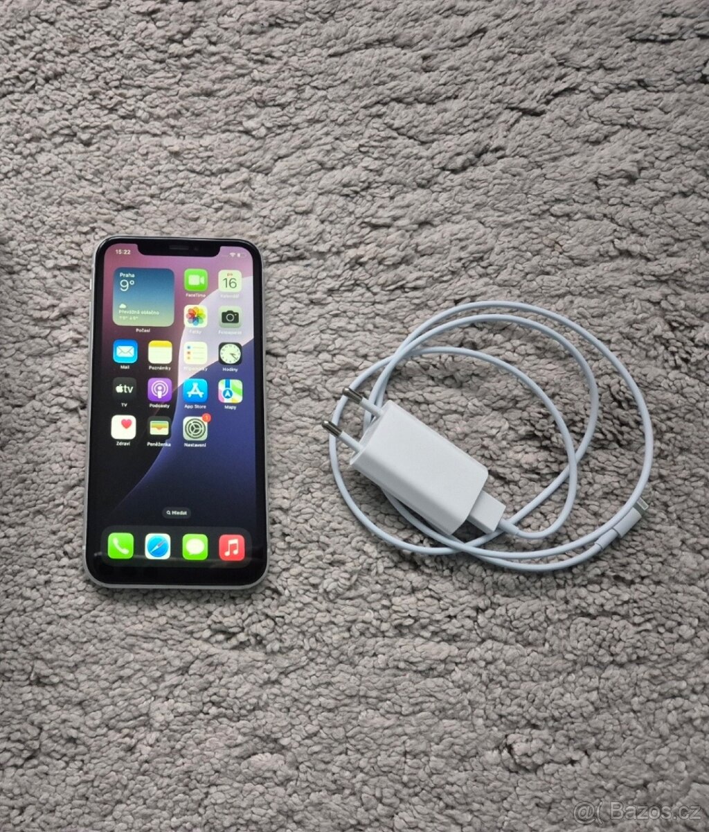 iPhone XR 128gb baterie 100%