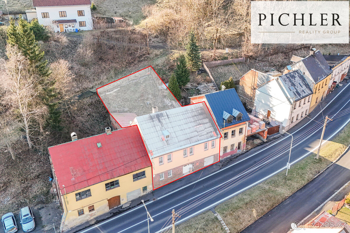 Prodej rodinného domu s garáží rozsáhlými pozemky v Jáchymov