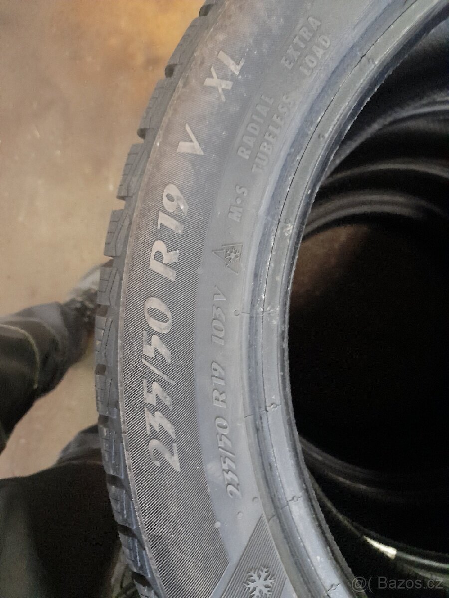 Sada zimní 235/50 r19 v xl