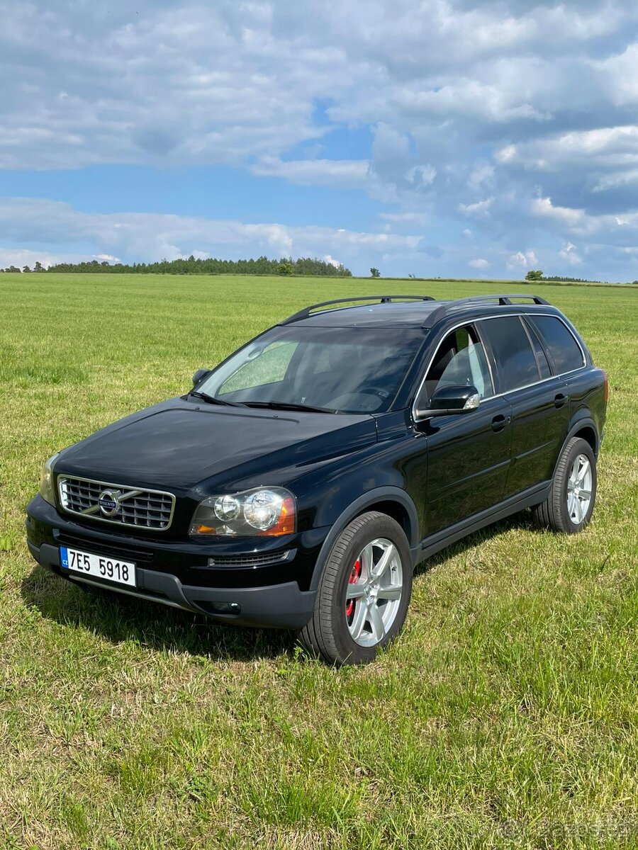 Volvo XC90 2.4 D5 awd Manuál.