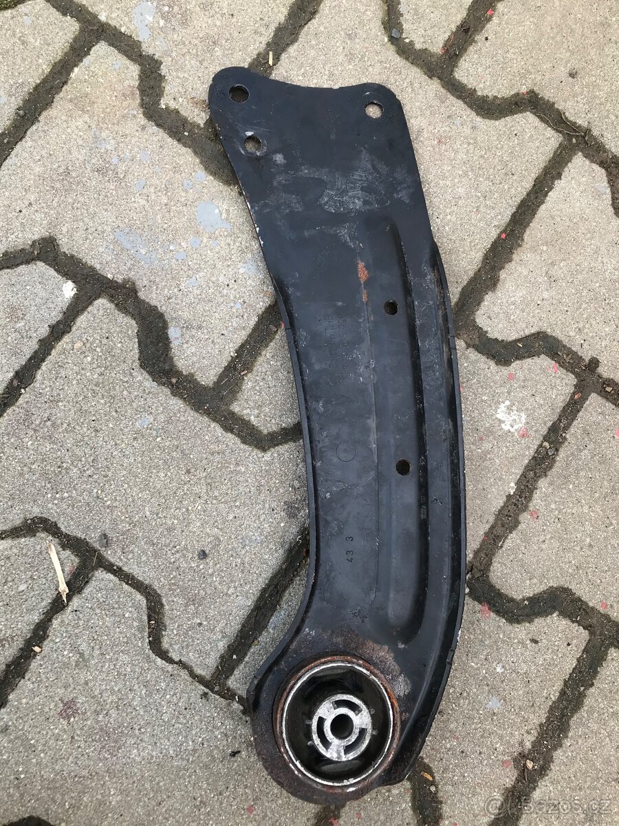 Příčné rameno, VW Passat B6, pravá strana, použité, nový si