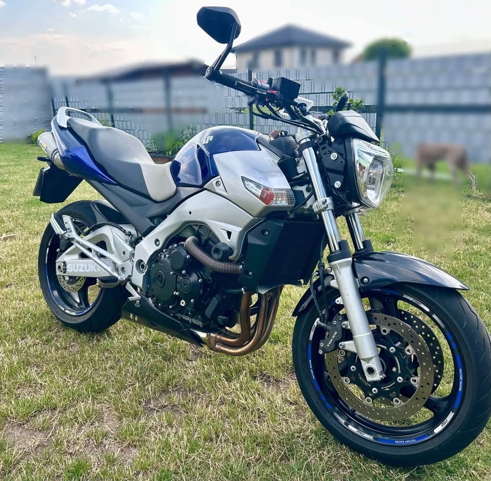 Suzuki GSR 600