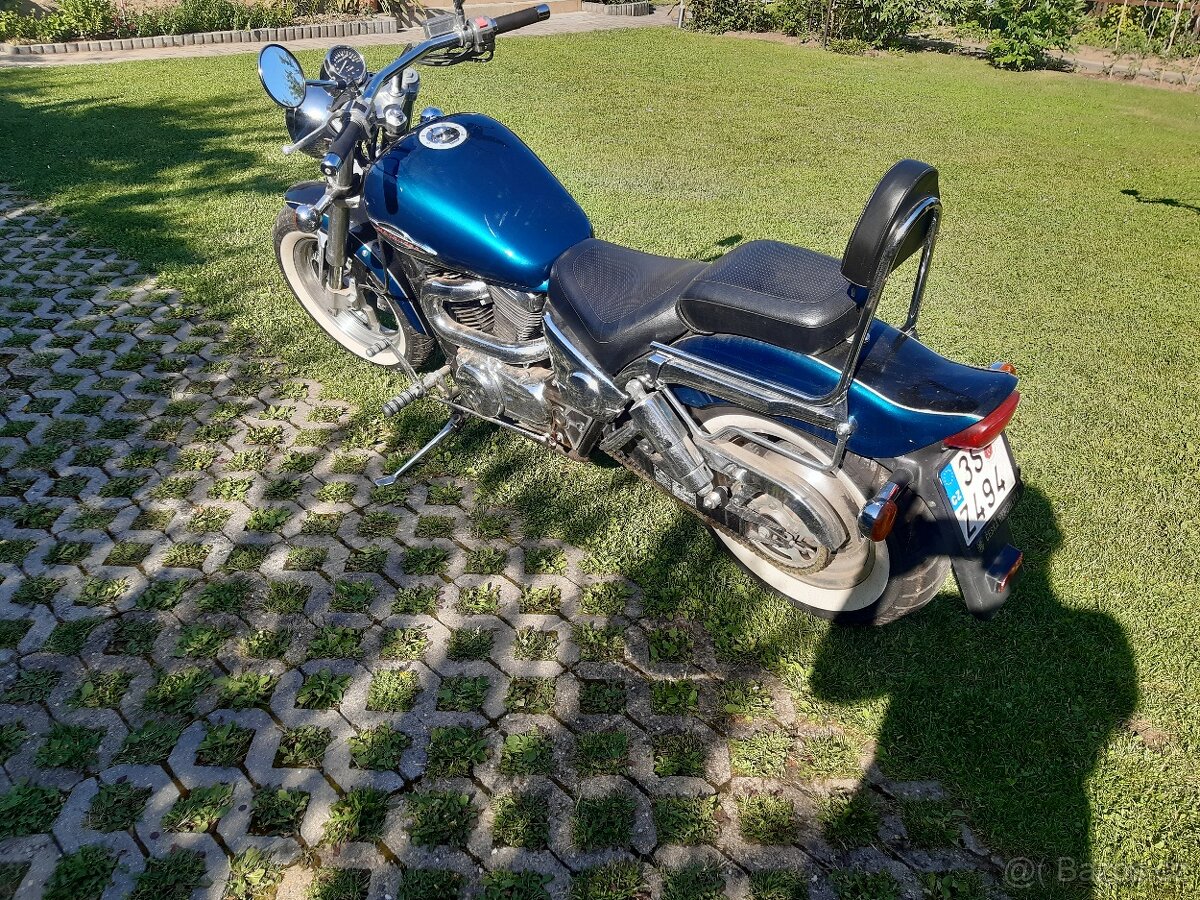 Suzuki VZ 800