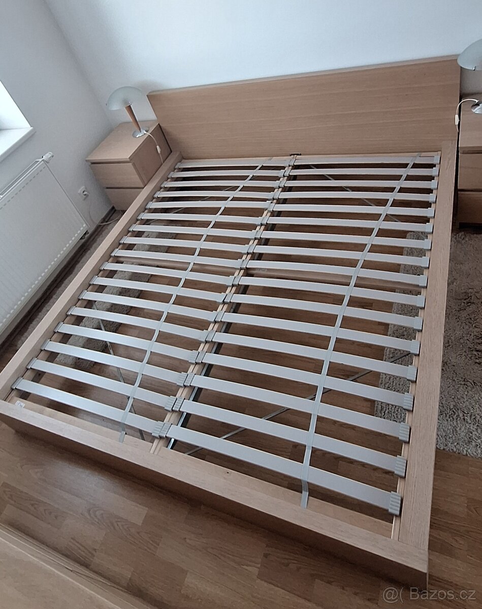 Manželská postel 200x180cm