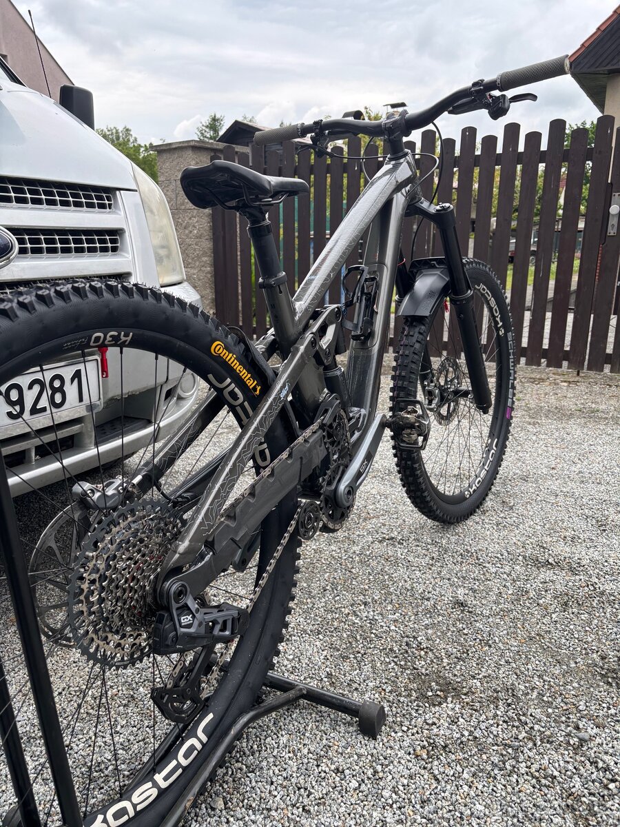 Trek Slash 9