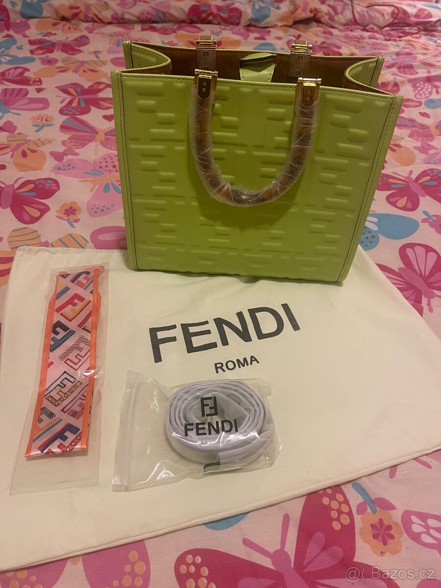 Neon kabelka Fendi