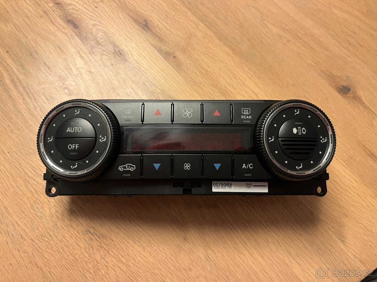 Digitální ovládací panel klimatizace Mercedes