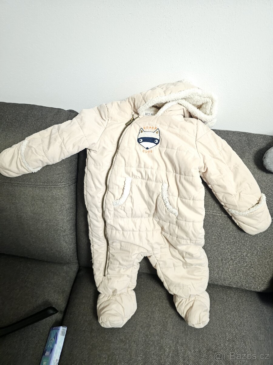 Krásná zimní dětská kombinéza, velikost 80 - skvělý stav