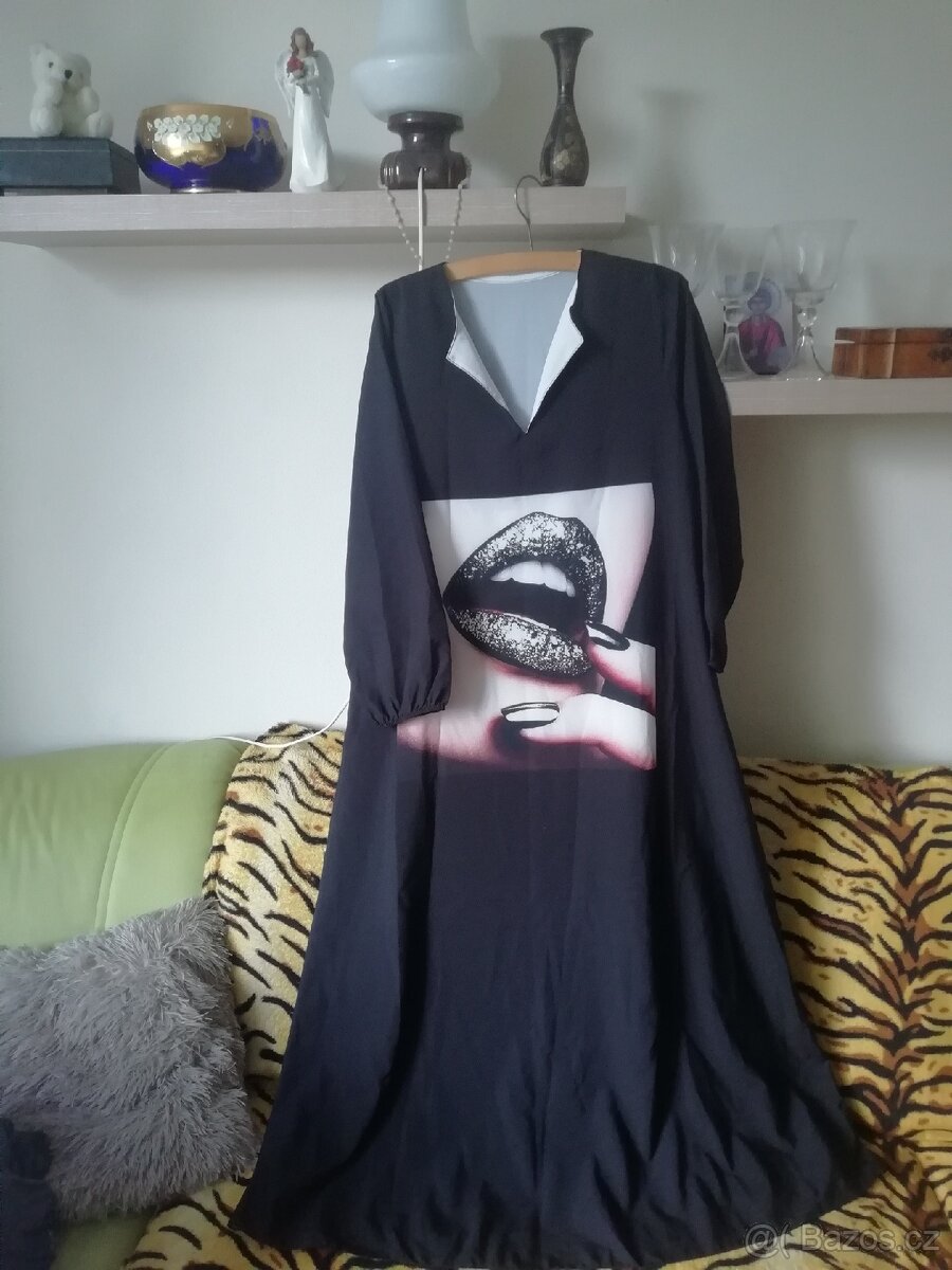 Nové, maxi délka, výrazný motiv, šaty z Itálie, XL, měřte