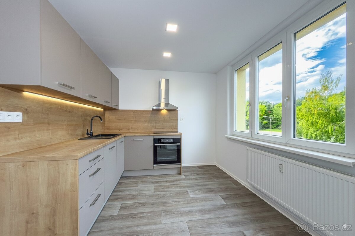 Pronájem, byt, 3+1, rekonstrukce, 62 m², Chomutov, Školní pě