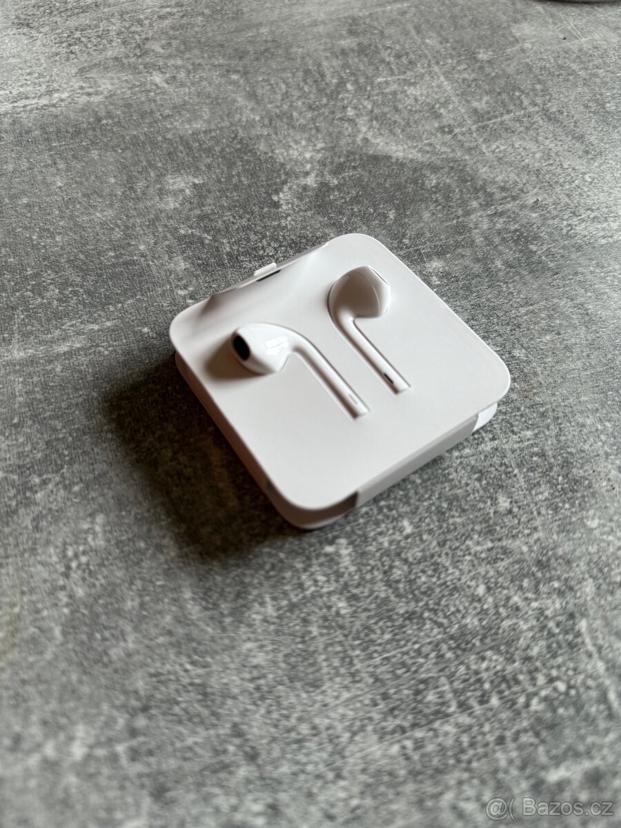 Apple EarPods s konektorem Lightning